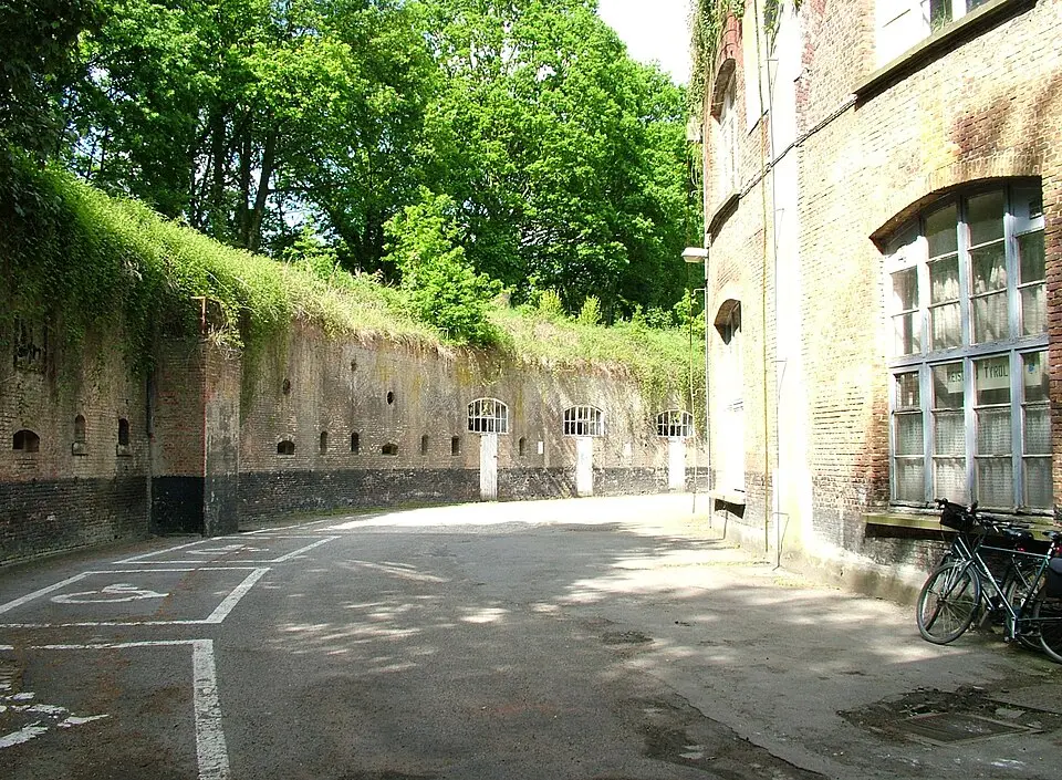 Fort 2