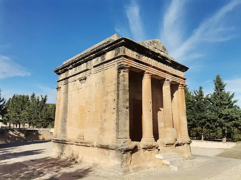 Obrázok: Inculcatio · CC0 Mausoleo de Fabara