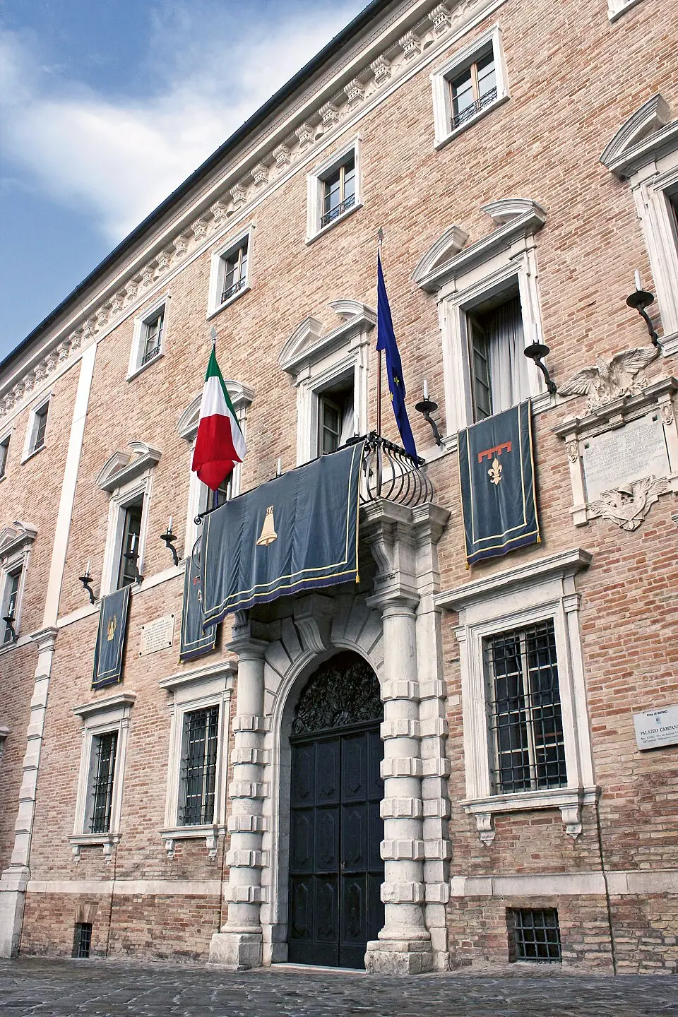 Palazzo Campana