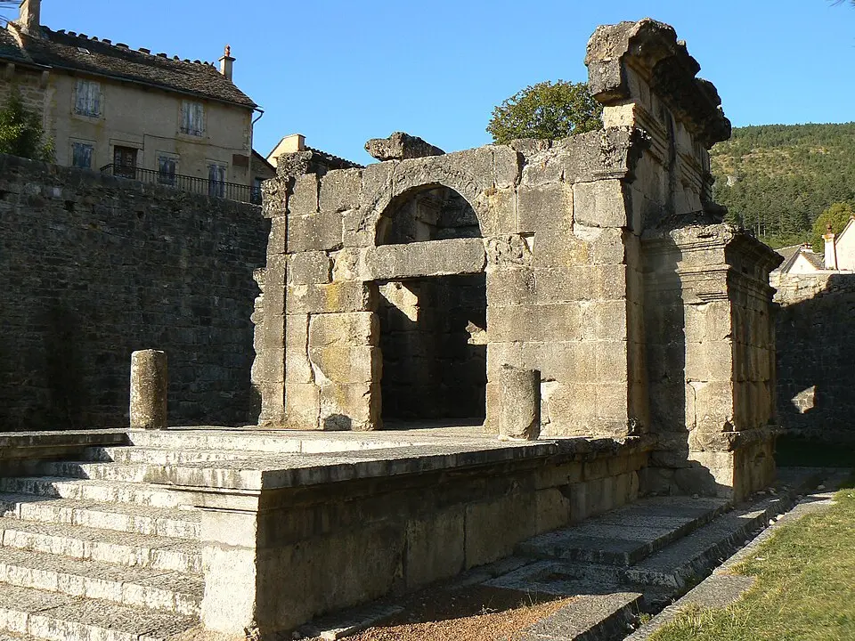 mausolée de Lanuéjols