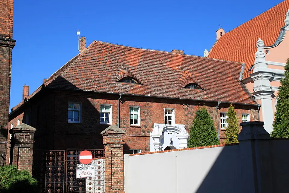 Klasztor, ob. mieszkalnia i ognisko muzyczne