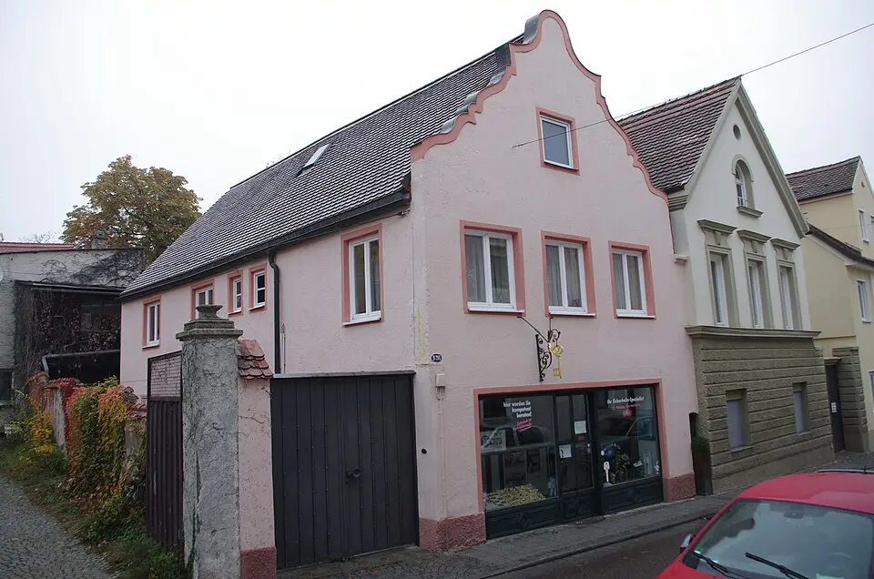 Ehemaliges Waschhaus des Franziskanerklosters, jetzt Wohn- und Geschäftshaus