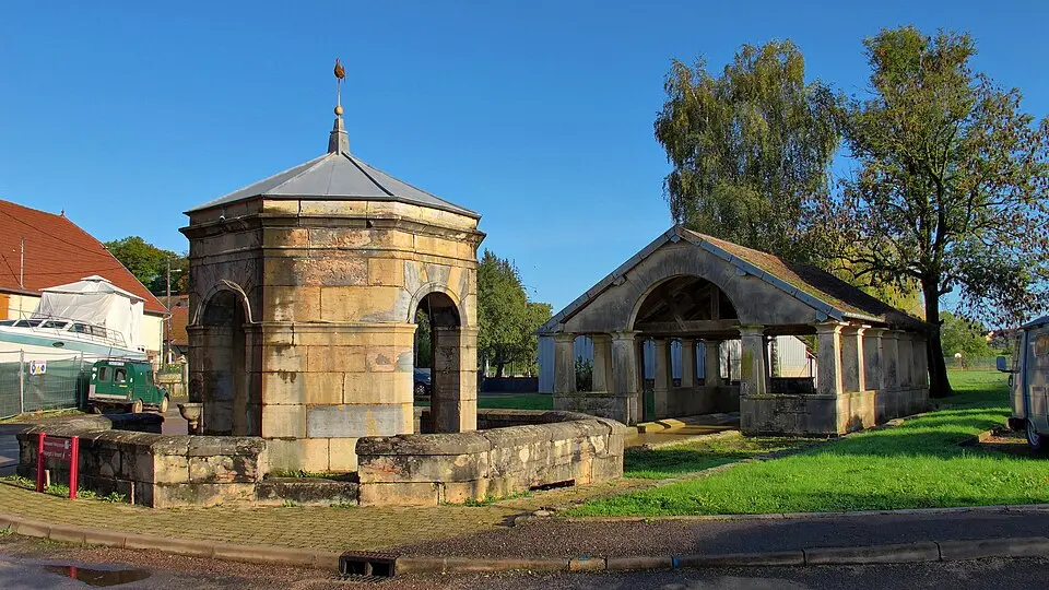grande fontaine de Frasne-le-Château