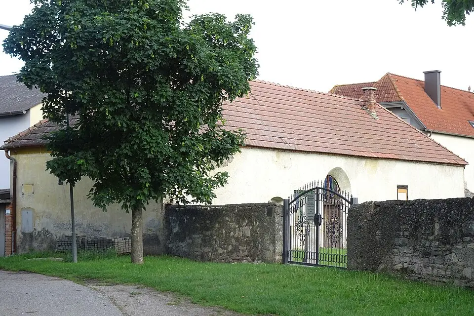 Eingangsgebäude (Taharahaus) des Jüdischen Friedhofes
