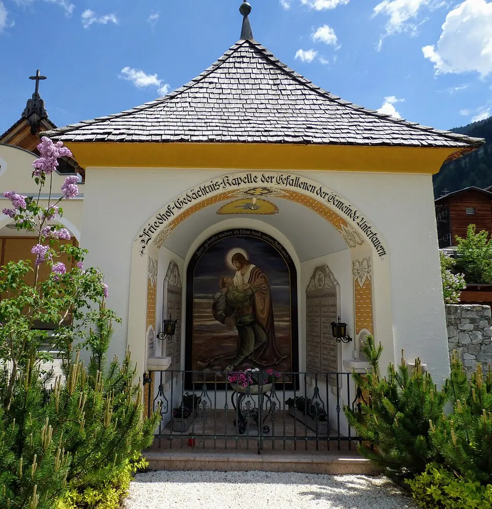 Friedhofskapelle, Kriegergedächtniskapelle
