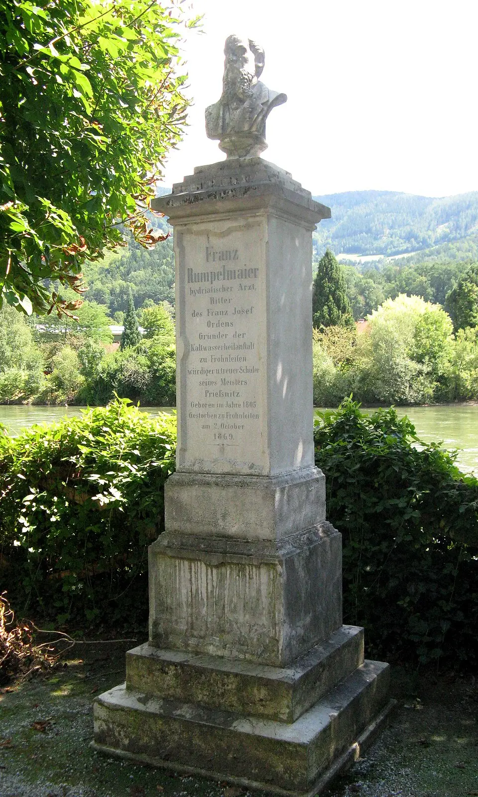 Image: Andi oisn (talk) · CC BY-SA 3.0 AT Rumpelmaier-Denkmal