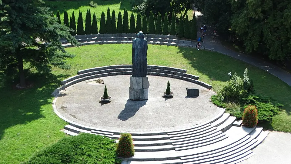 Pomnik Mikołaja Kopernika we Fromborku
