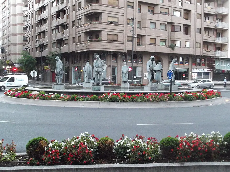 Obrázok: Pacoperez6 · CC BY-SA 4.0 Fuente de los Riojanos Ilustres