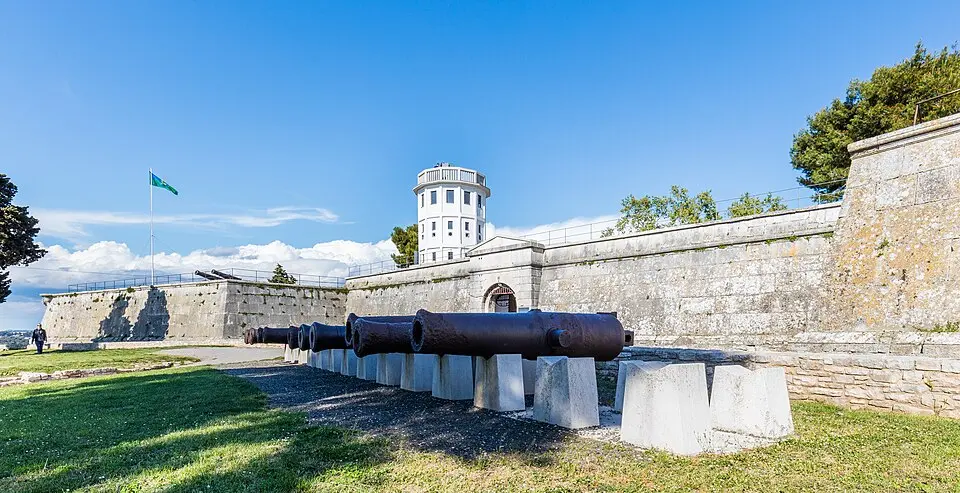 Mletačka utvrda u Puli