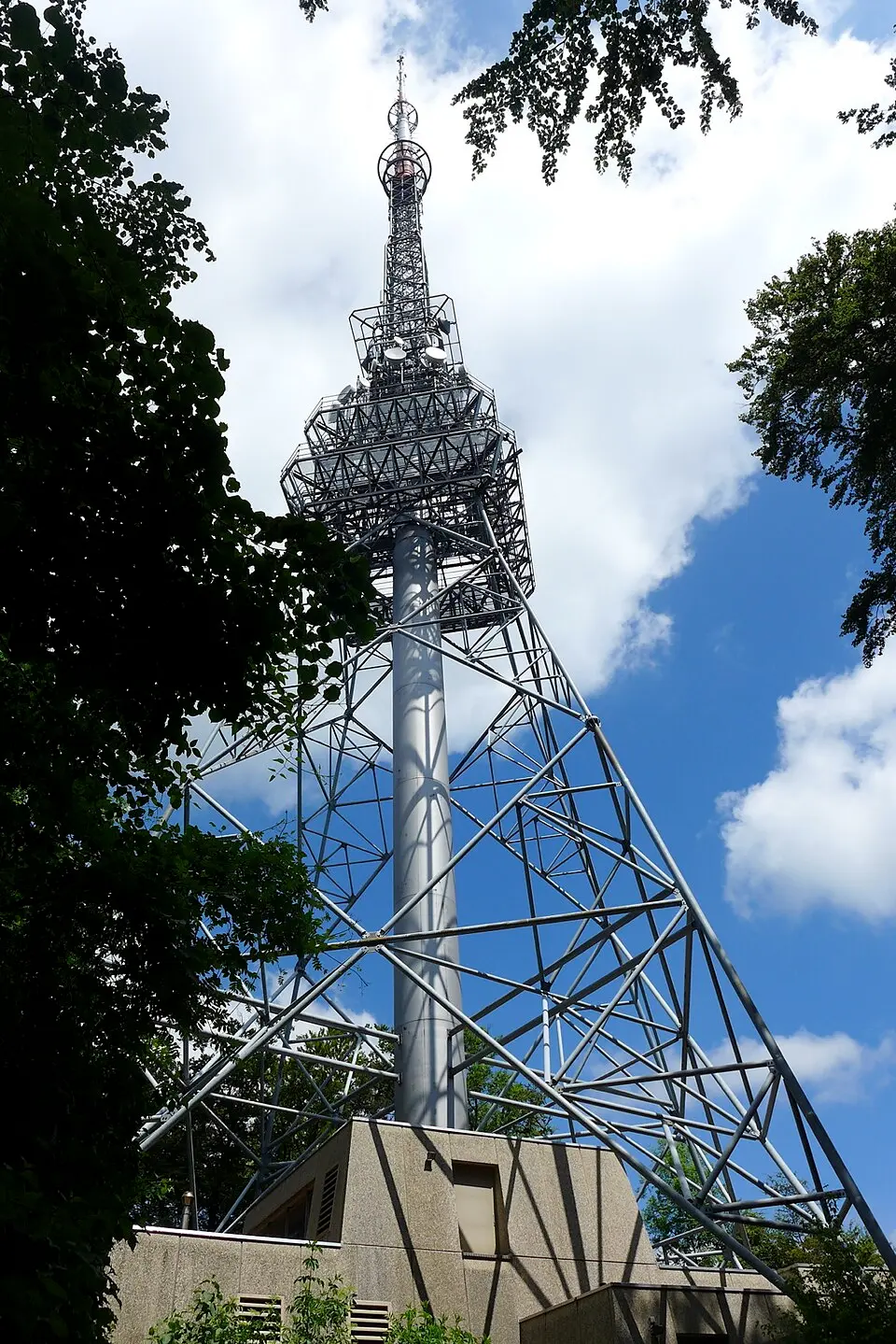 Slika: Meiers · CC BY-SA 3.0 Sendeturm Geissberg