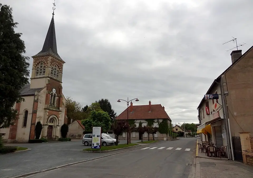 Slika: Bmazerolles · CC BY-SA 3.0 Garnat-sur-Engièvre