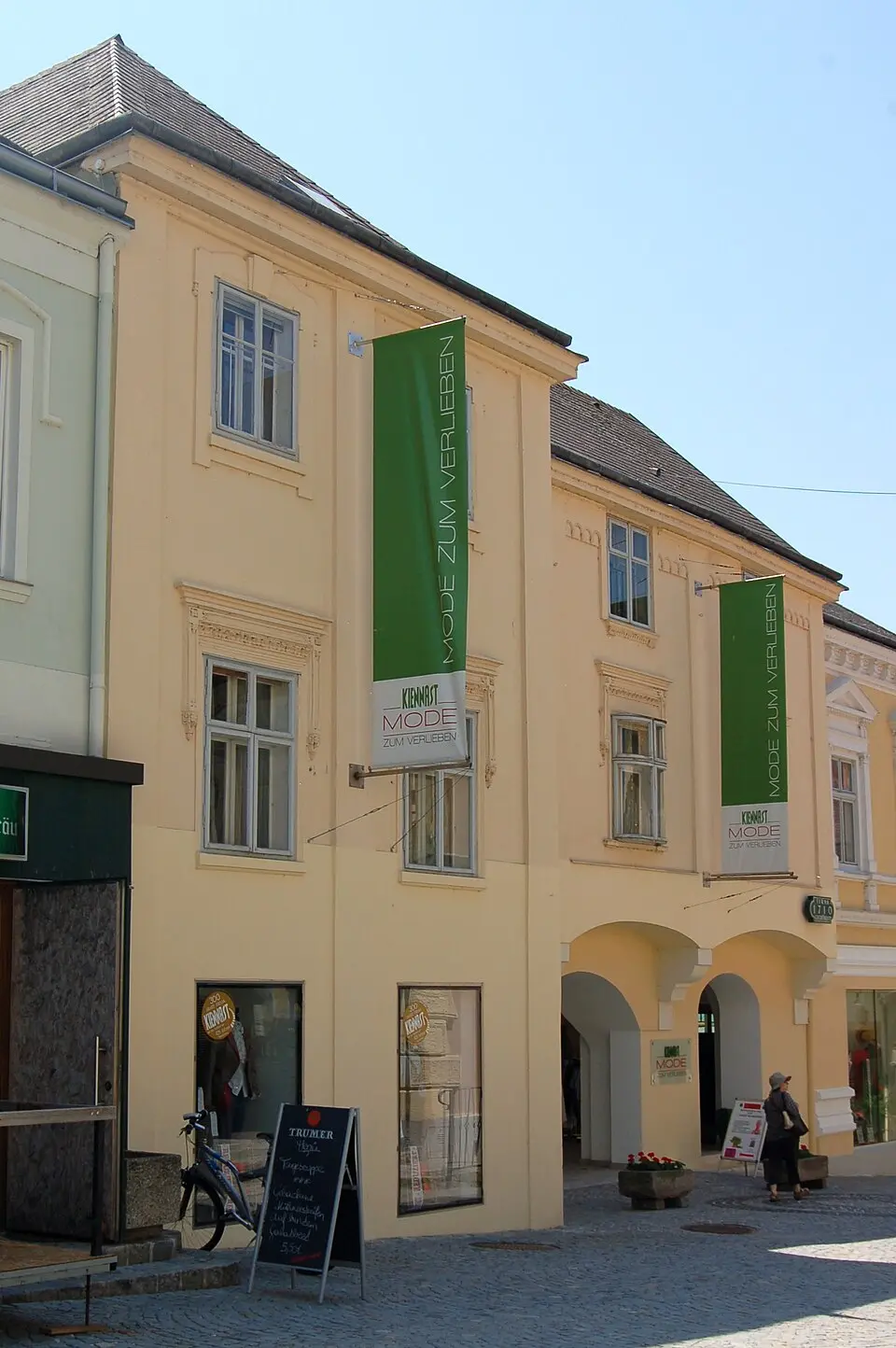 Wohn- und Geschäftshaus, Handelshaus