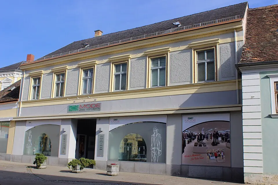 Wohn- und Geschäftshaus