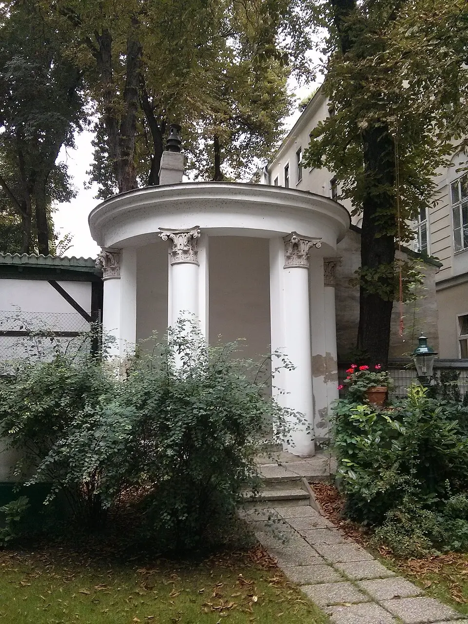 Gartenpavillon