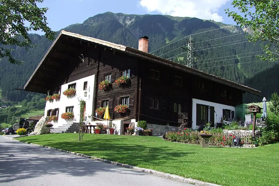 Wohnhaus, Lukas-Tschofen-Haus