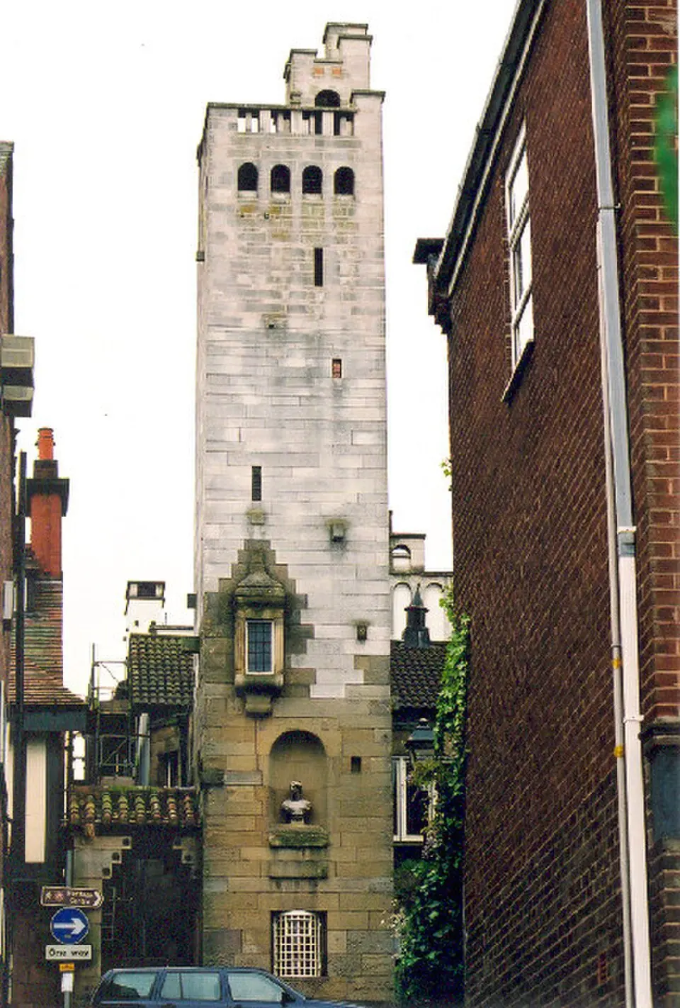 Gaskell Memorial Tower and King's Coffee House