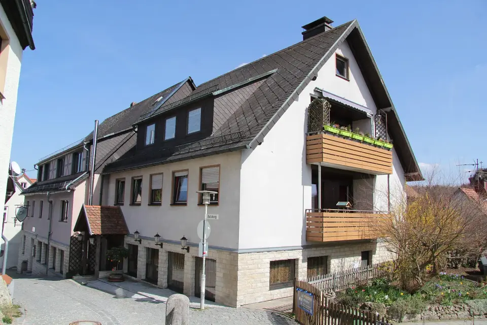 Obrázok: Harro · CC BY-SA 3.0 Gasthaus zur Burg