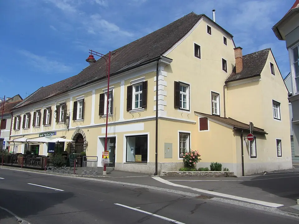 Obrázok: StefanTiran (talk) · CC BY-SA 3.0 AT Gasthaus inklusive Ausleger