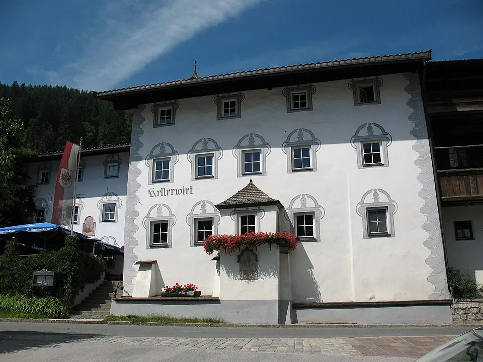 Gasthof-Hotel Kellerwirt mit Gedenktafel Prem