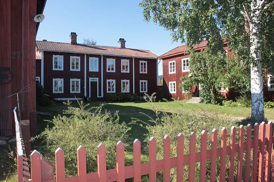 Hälsingegårdar