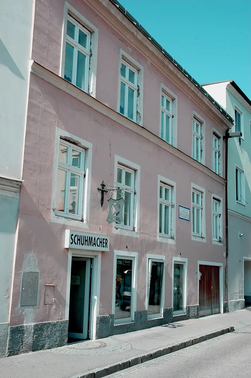 Wohn- und Geschäftshaus