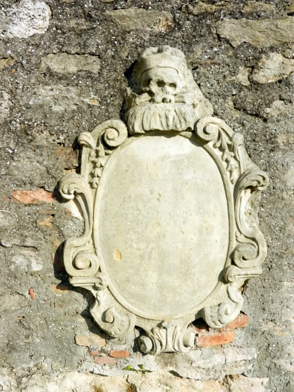 Image: Waerfelu (talk) · CC BY 3.0 Epitaphkartusche Pfarrer Matthias Stembler