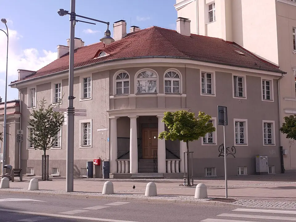 Klasztor Zgromadzenia ss. Miłosierdzia św. Wincentego a Paulo (szarytek), Starowiejska 2 w Gdyni