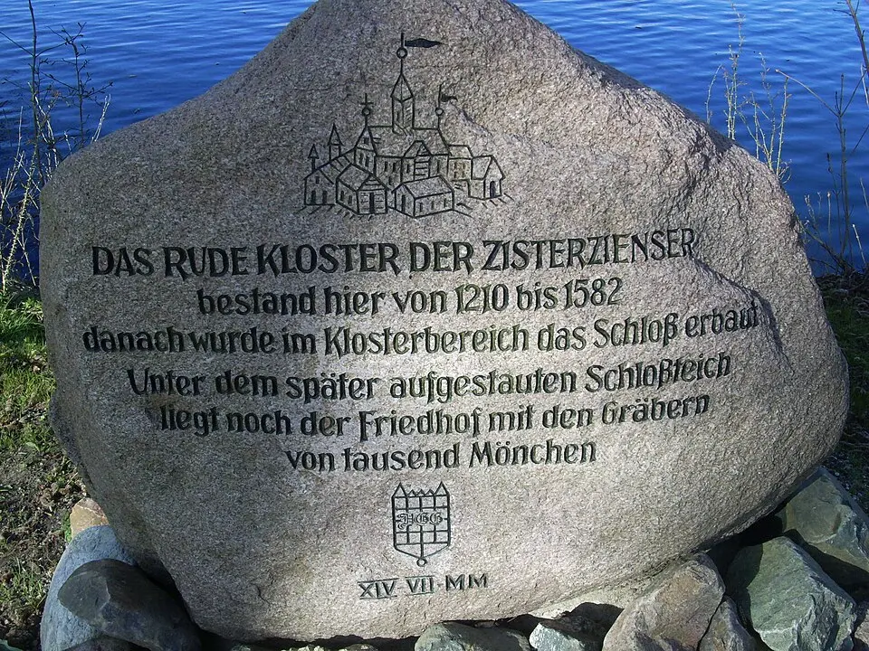 Obrázok: Moonwalker74 at de.wikipedia · Public domain Zisterzienserkloster Rüde (Rudekloster)