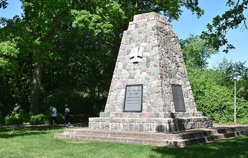 Kriegerdenkmal Altrahlstedt
