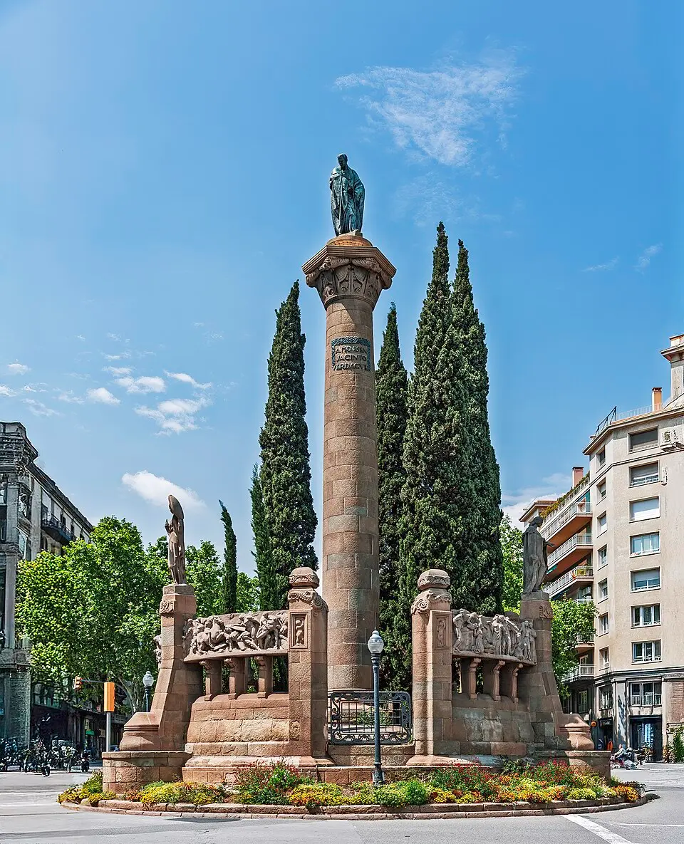 Monumento a Mosén Jacint Verdaguer