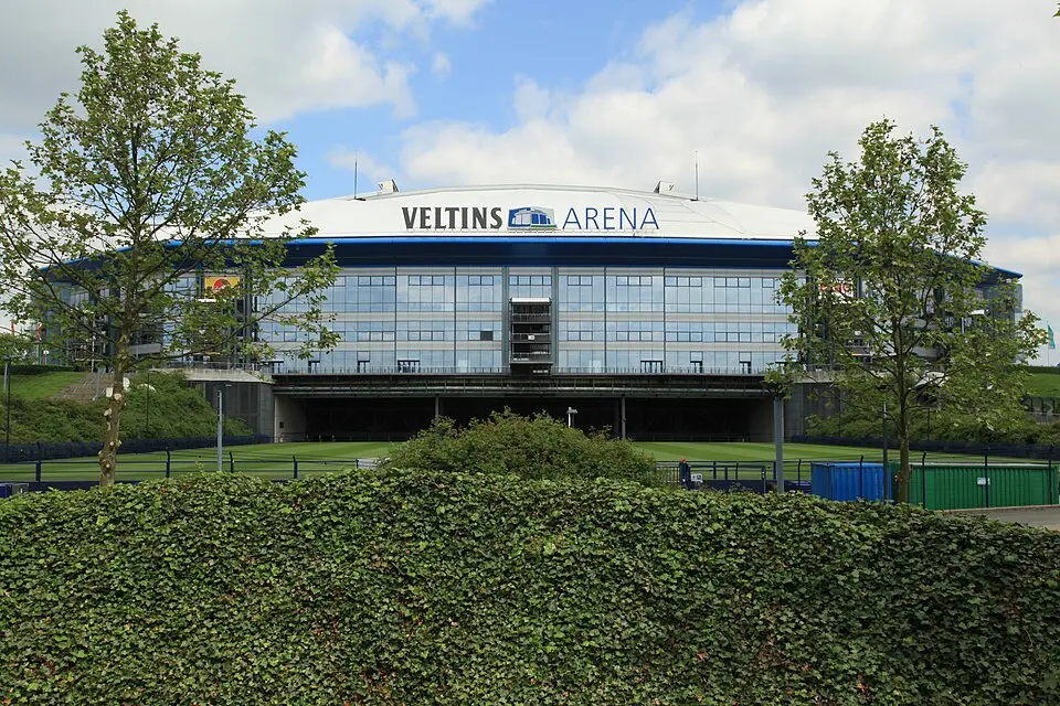 Slika: Frank Vincentz · CC BY-SA 3.0 Veltins-Arena