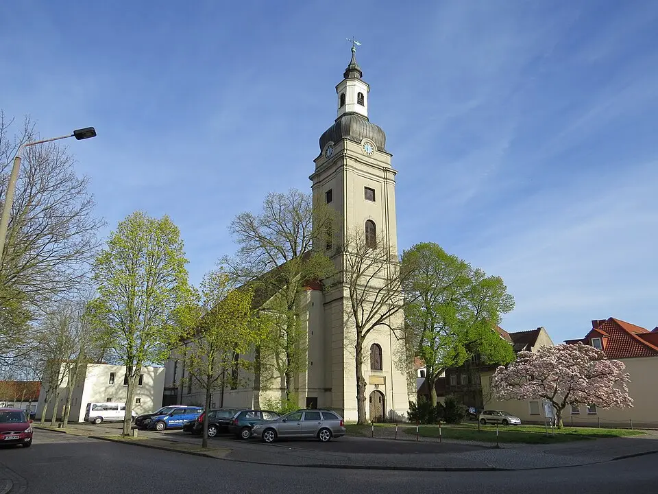 Obrázek: Flodur63 · CC BY-SA 4.0 Stadtkirche St. Trinitatis