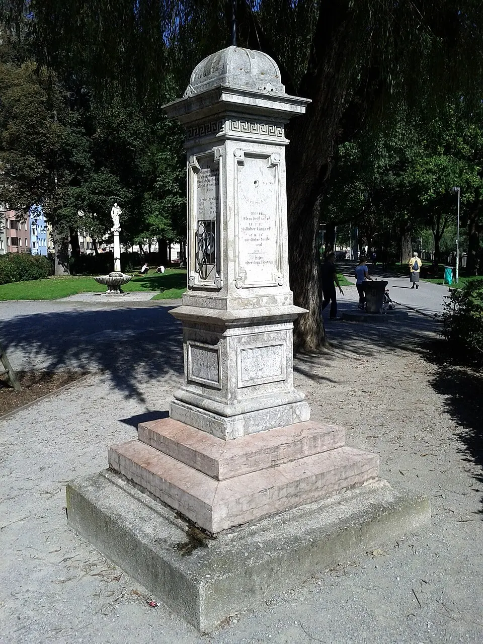 Vermessungsstein „Geographensäule“