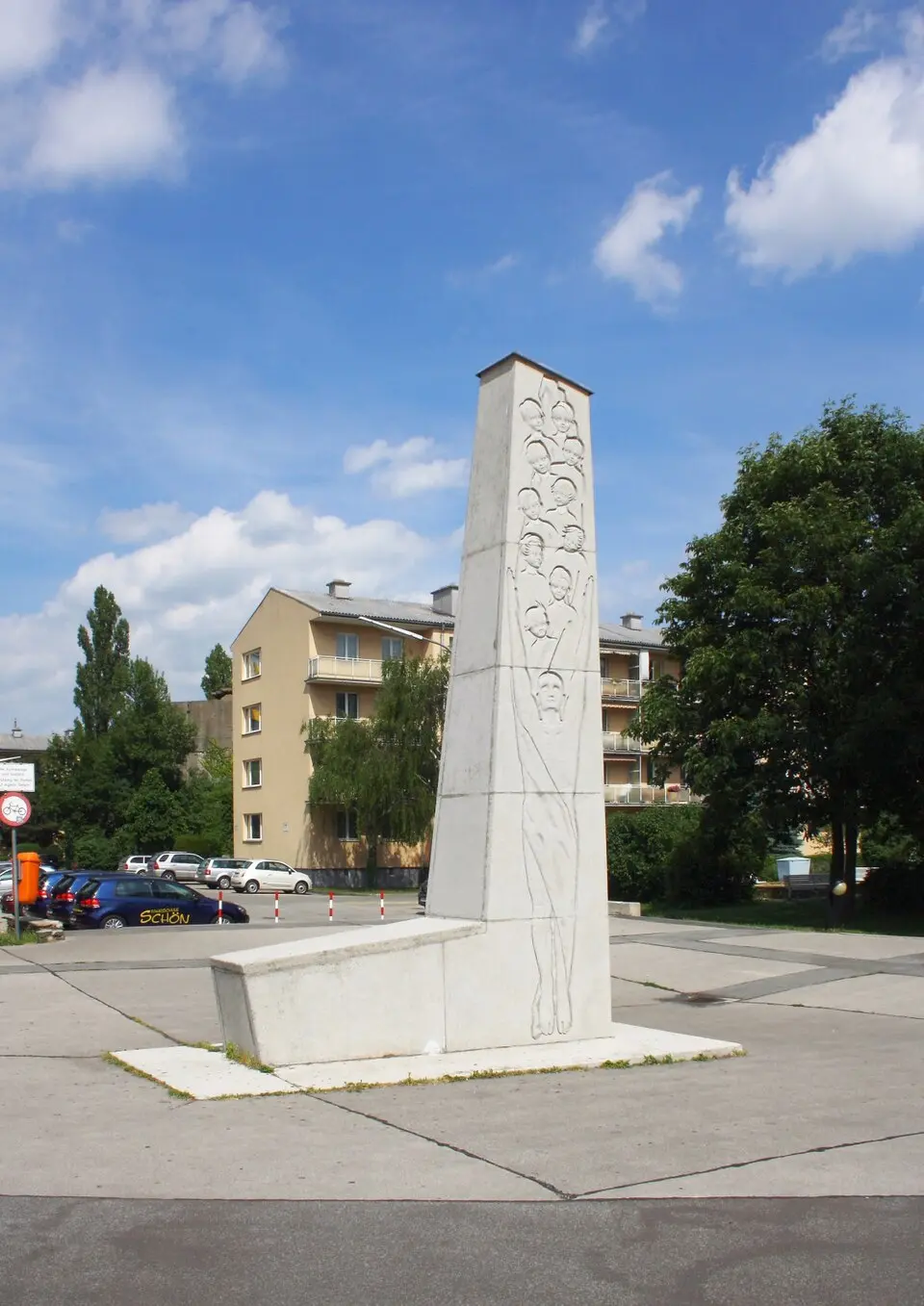 Image: C.Stadler/Bwag · CC BY-SA 3.0 Persönlichkeitsdenkmal, Georg Weissel-Denkmal