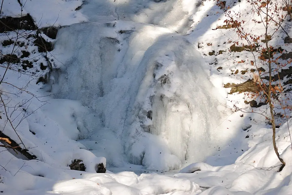 Bausteinschichten NW von Zell