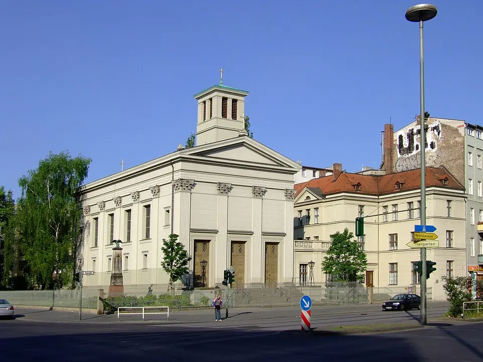 Kép: Silberwolf · CC BY-SA 3.0 St. Pauls-Kirche