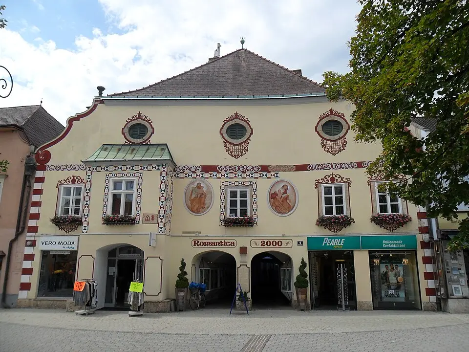 Wohn- und Geschäftshaus