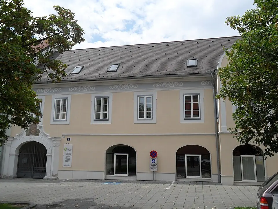 Wohn- und Geschäftshaus
