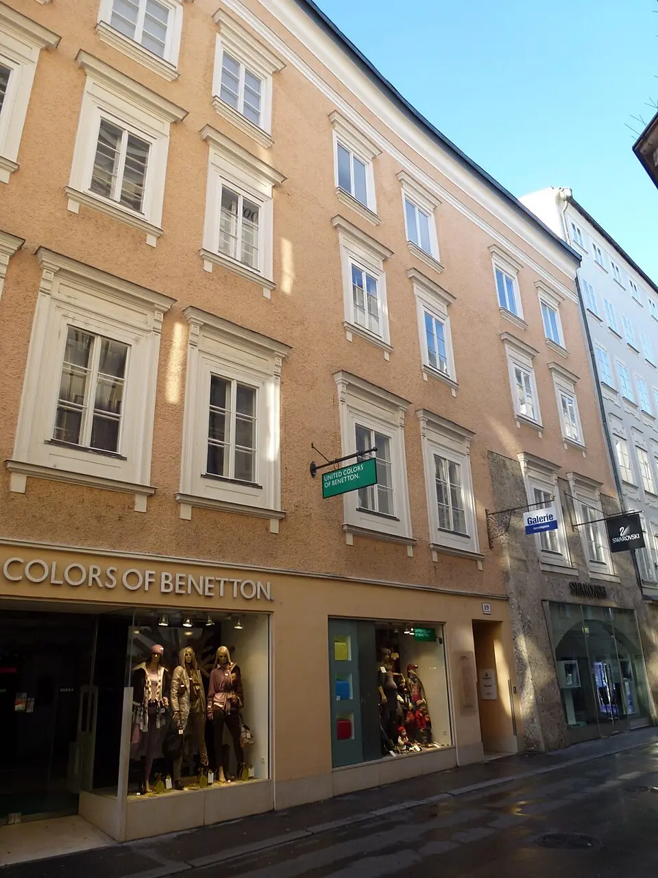 Wohn- und Geschäftshaus
