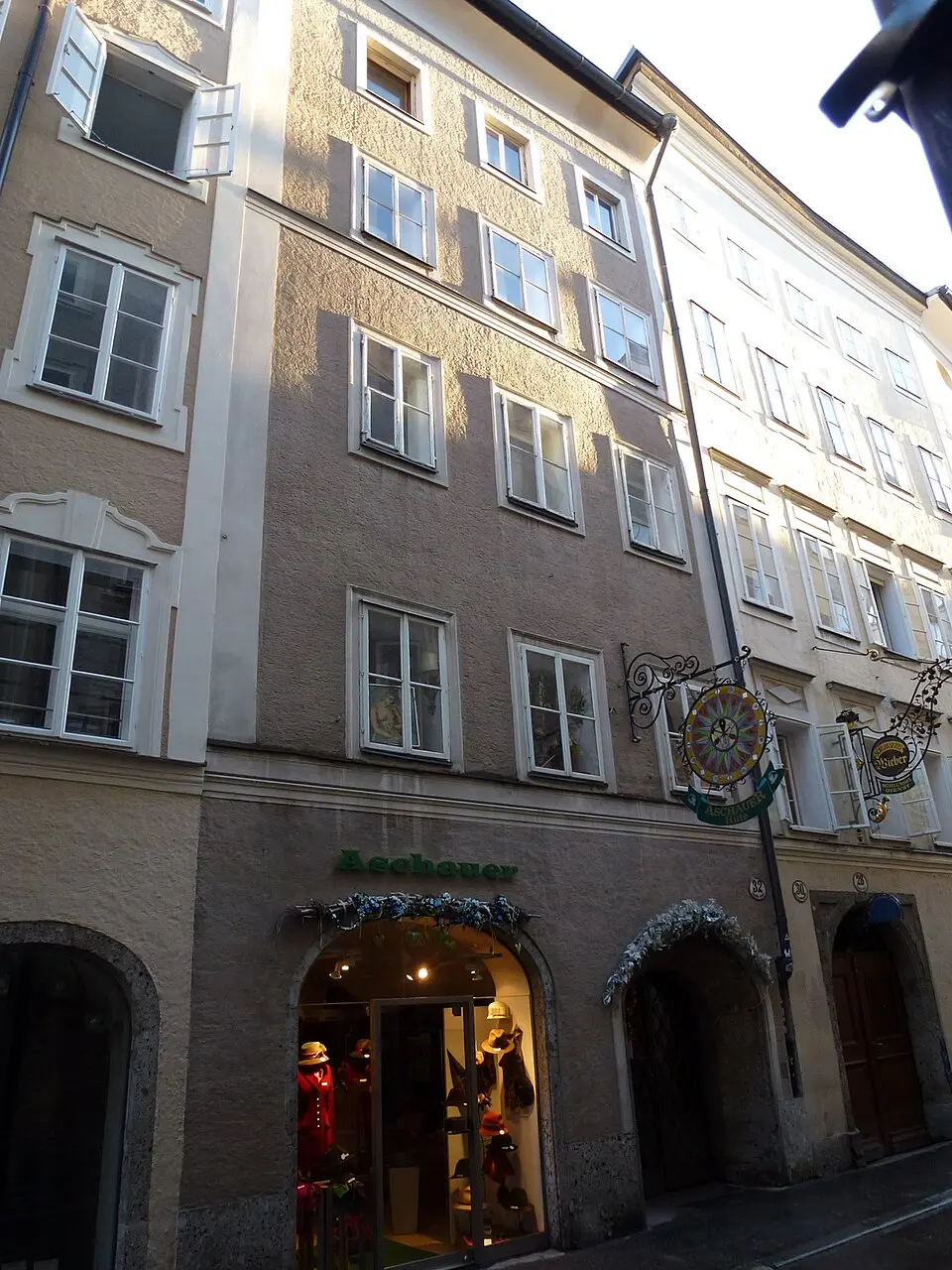 Wohn- und Geschäftshaus, Tuchschererhaus