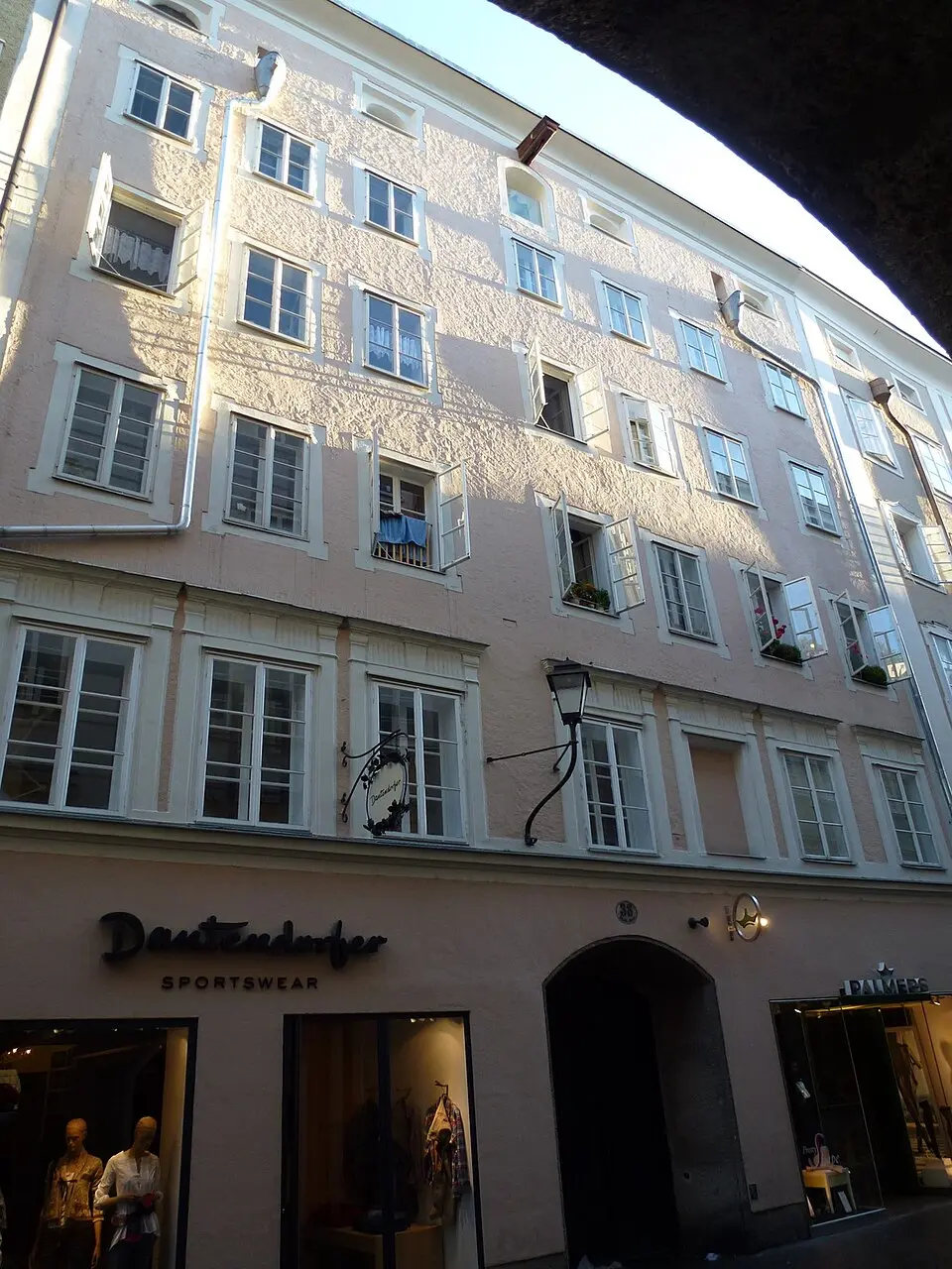 Bürgerhaus, Kaspis, Altes Sternhaus