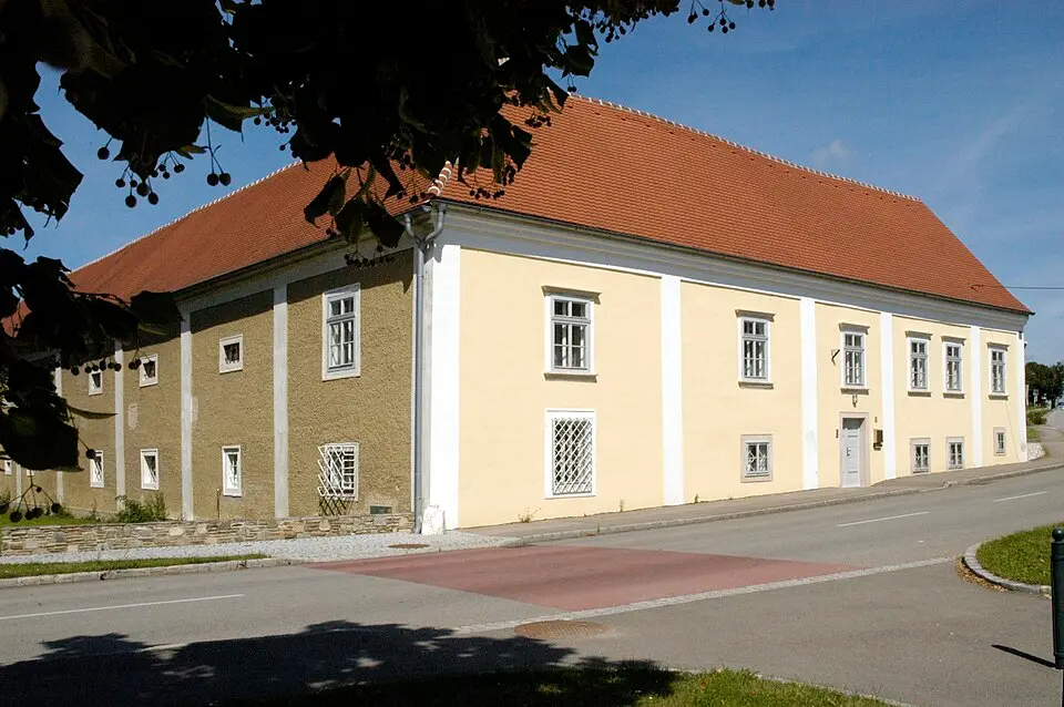 Slika: Manfred Kuzel · CC BY-SA 3.0 Pfarrhof