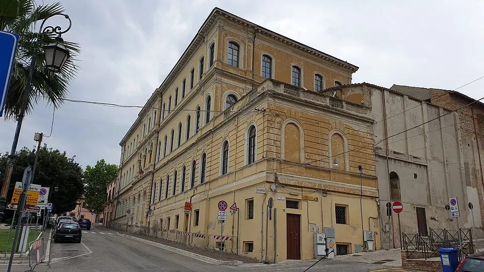 Scuola De Amicis