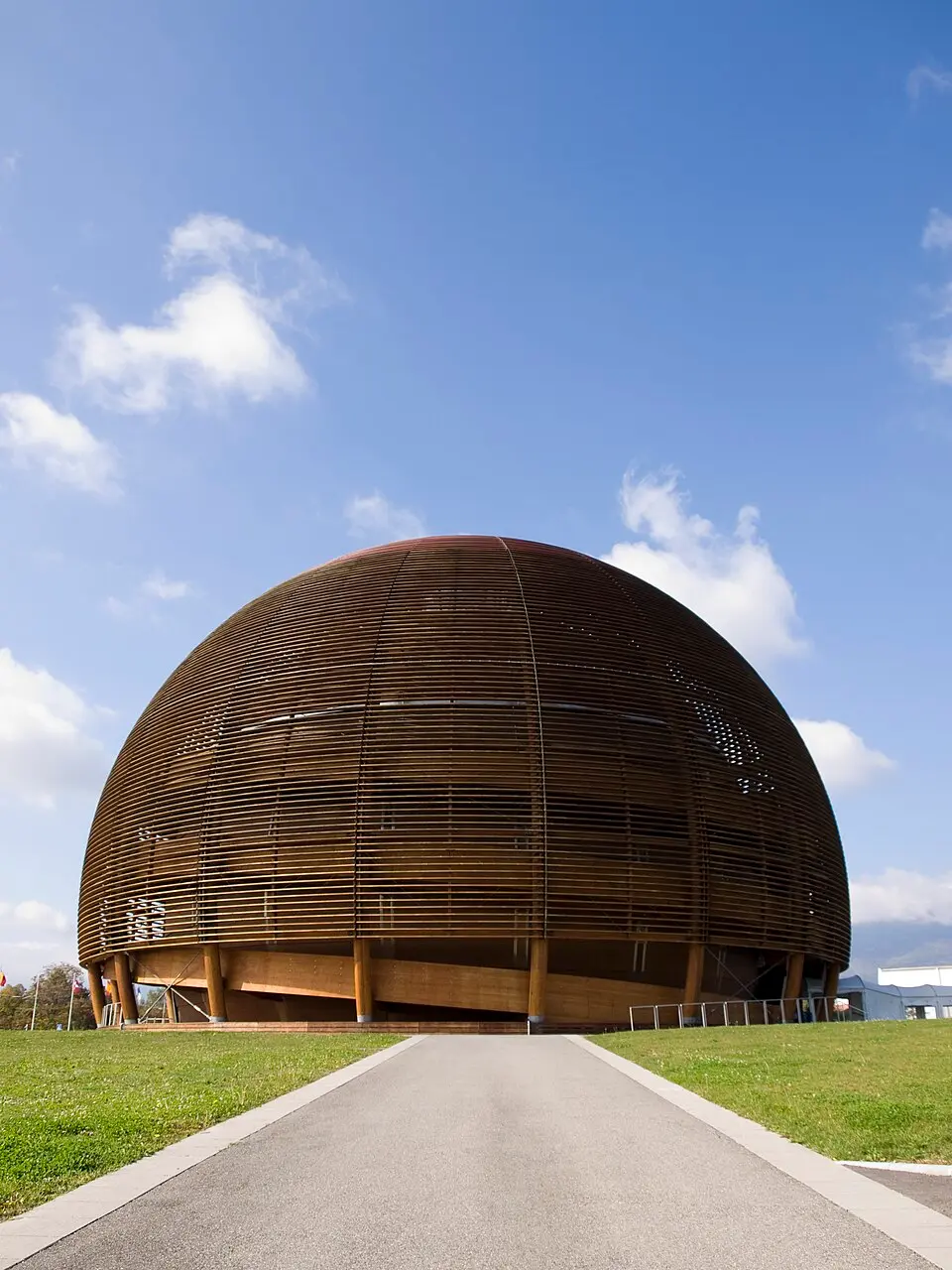 Image: Tryfon Kar · CC BY-SA 3.0 Globe of Science and Innovation