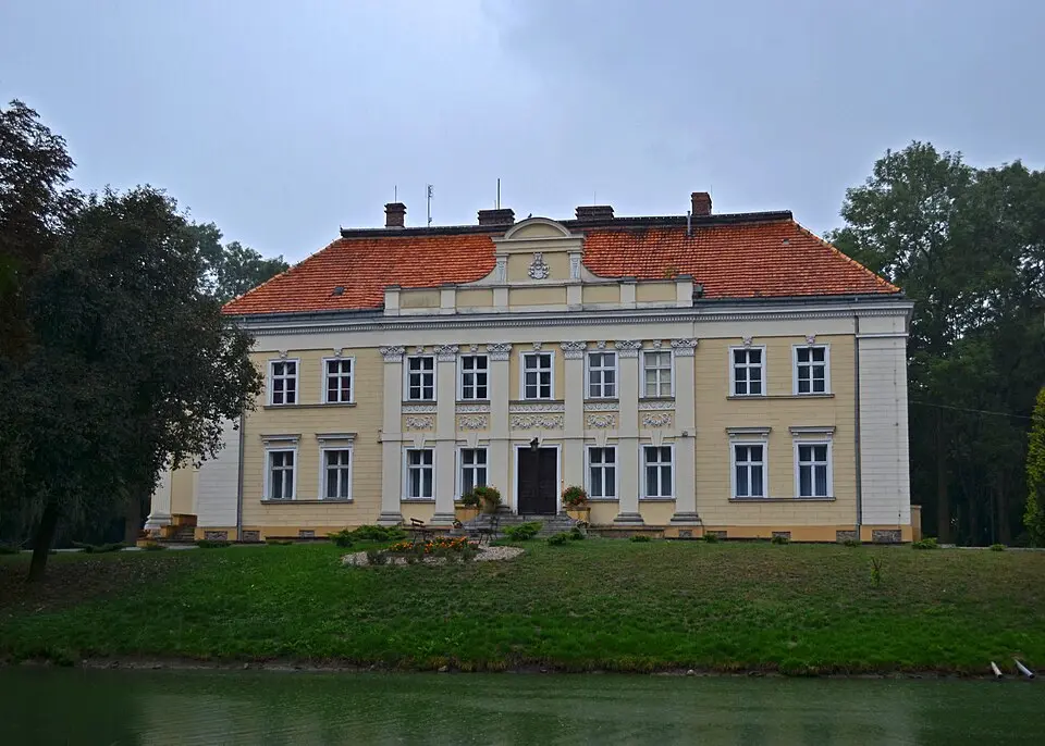 Pałac w Goli