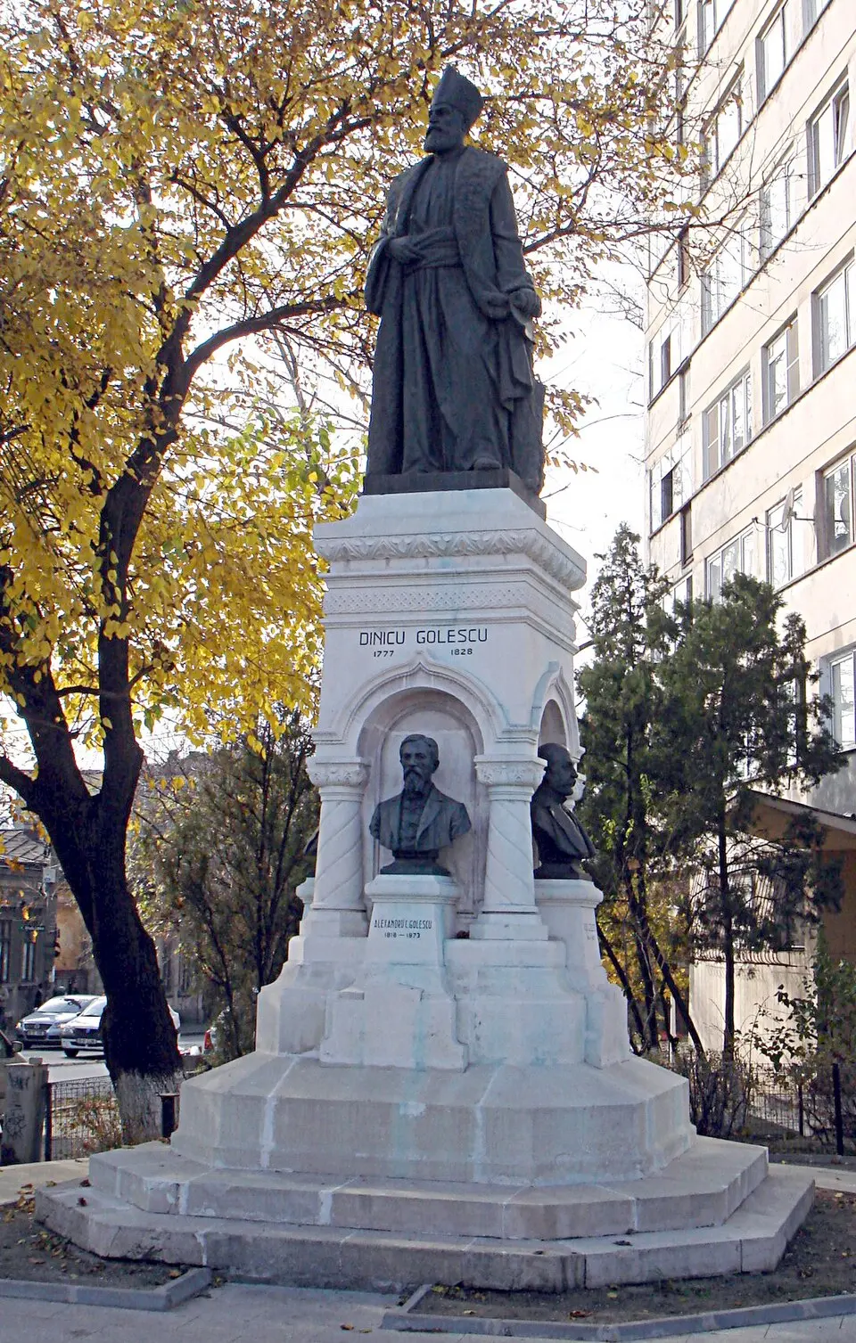 Monumentul lui Dinicu Golescu din București