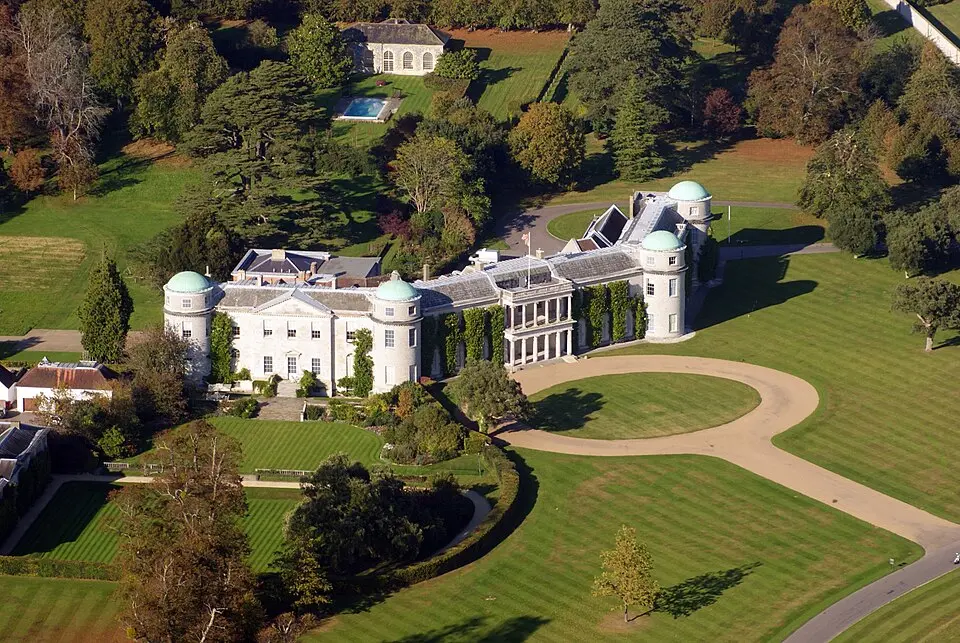 Obrázok: Ian Stannard from Southsea, England · CC BY-SA 2.0 Goodwood House