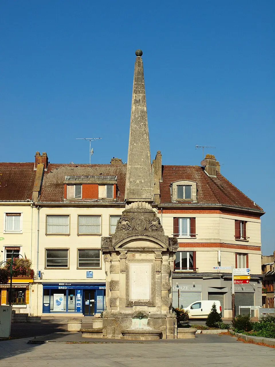 fontaine pyramidale de Gournay-en-Bray