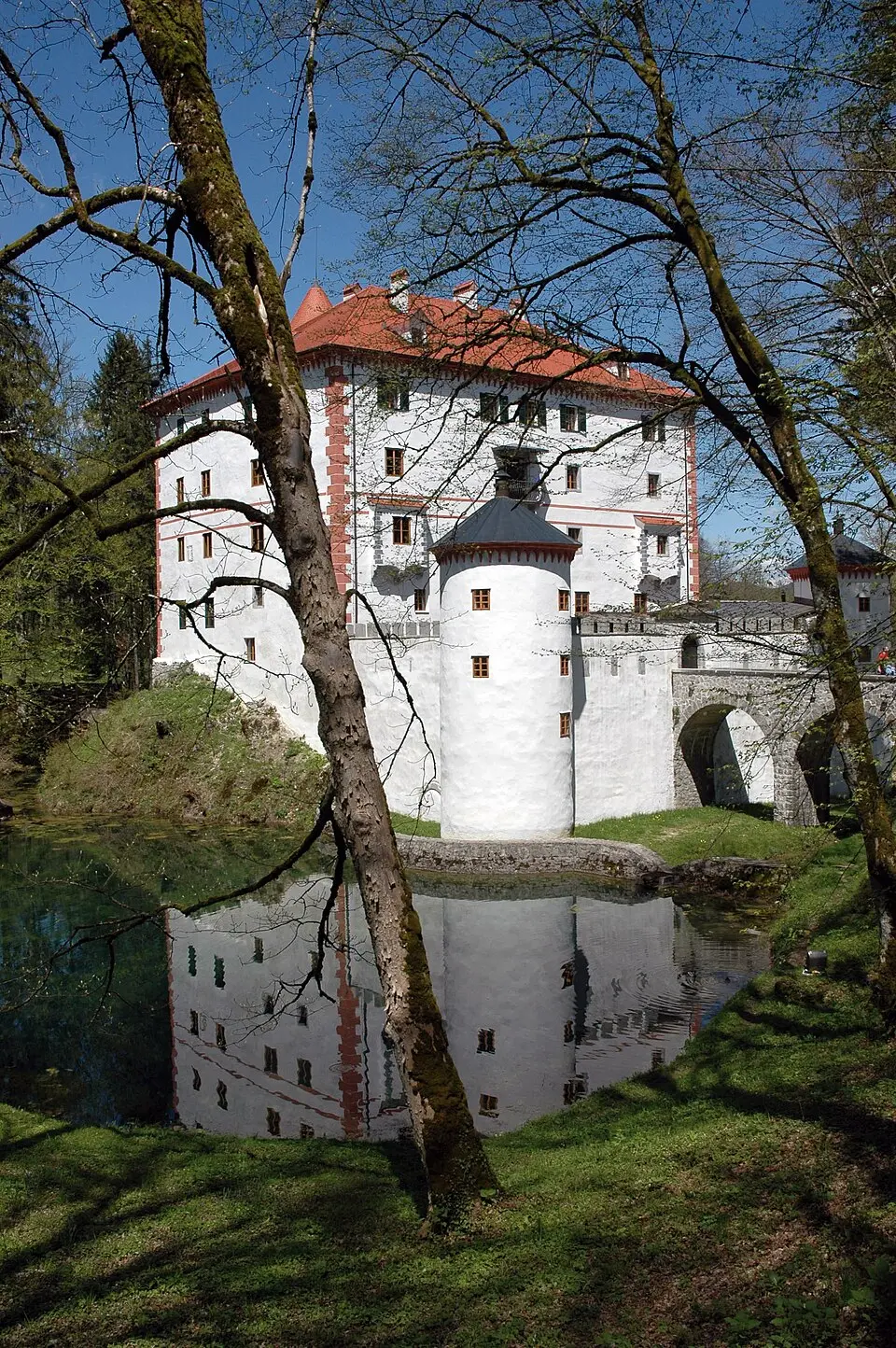 Image: Alenka Veber at Slovenian Wikipedia · CC BY-SA 2.5 Grad Snežnik