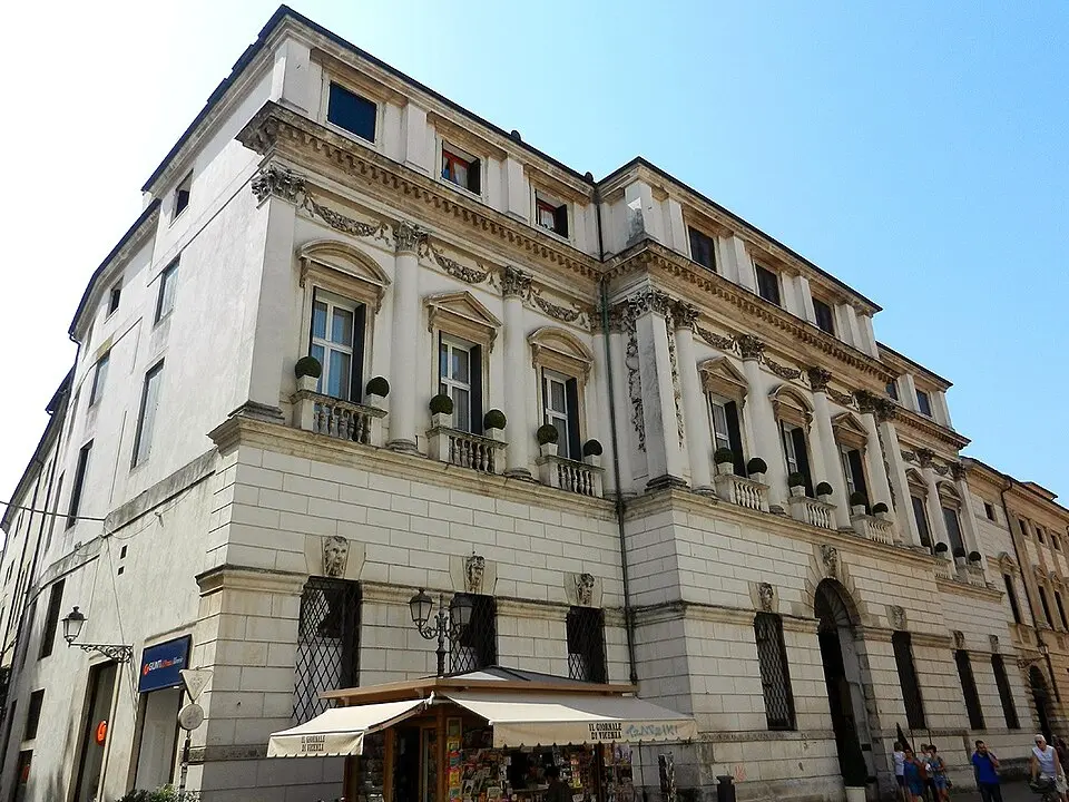 Palazzo Loschi Zileri Dal Verme